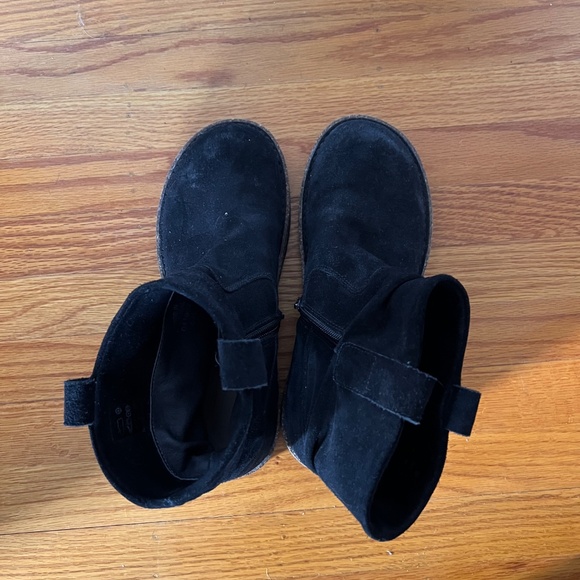 BIRKENSTOCK Black Suede Ankle Boots w Side Zipper - 9 - Picture 3 of 5